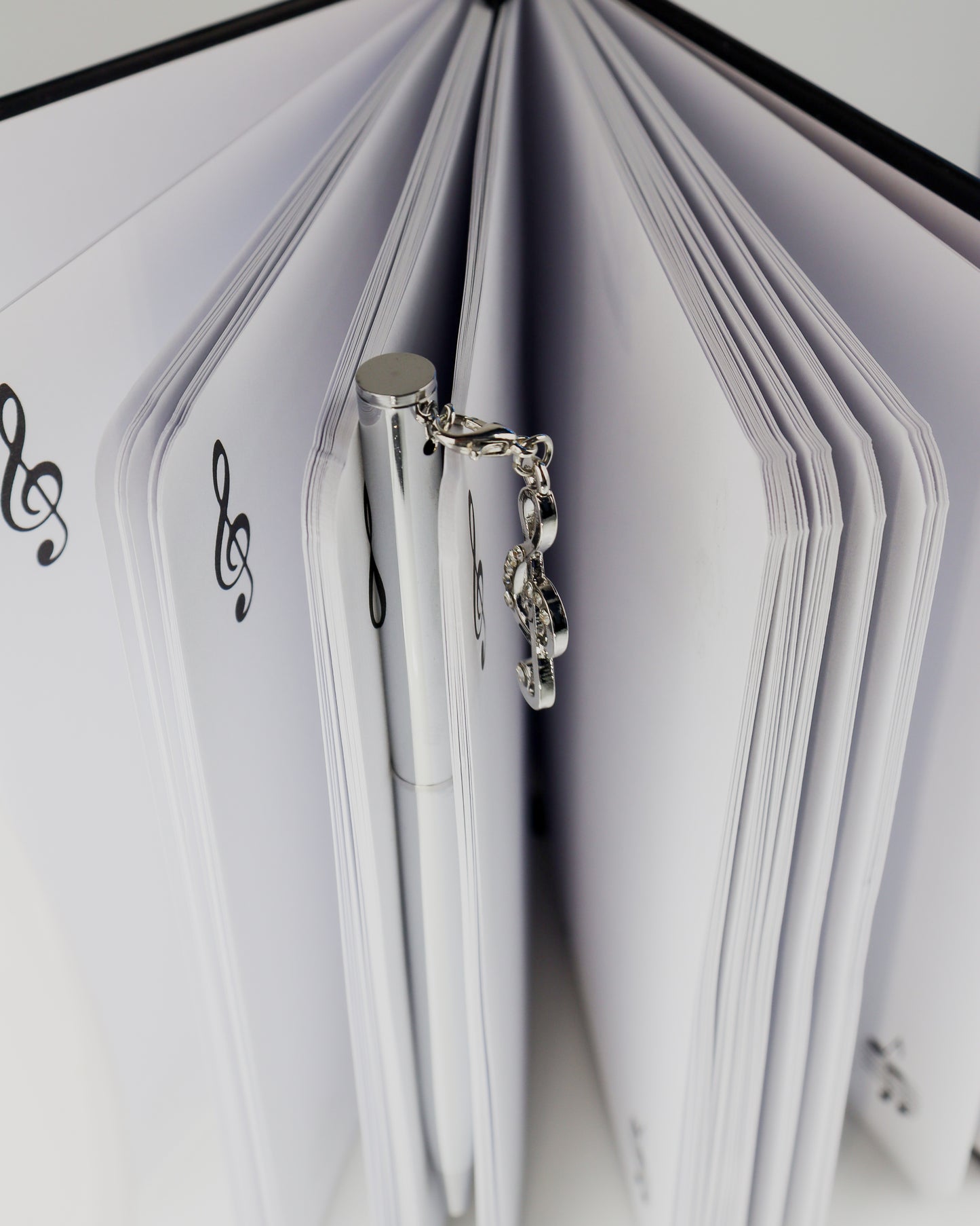 Caderno Musical com Caneta